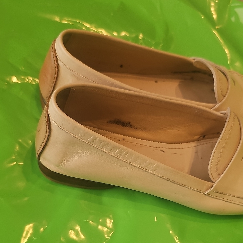 Coach Cream Moccasin-Style Flats with Classic Design - Picture 12 of 17